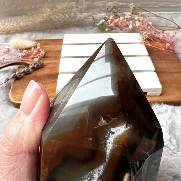 Gorgeous Agate Polished Point/Tower from Brazil - Picture 5 of 11